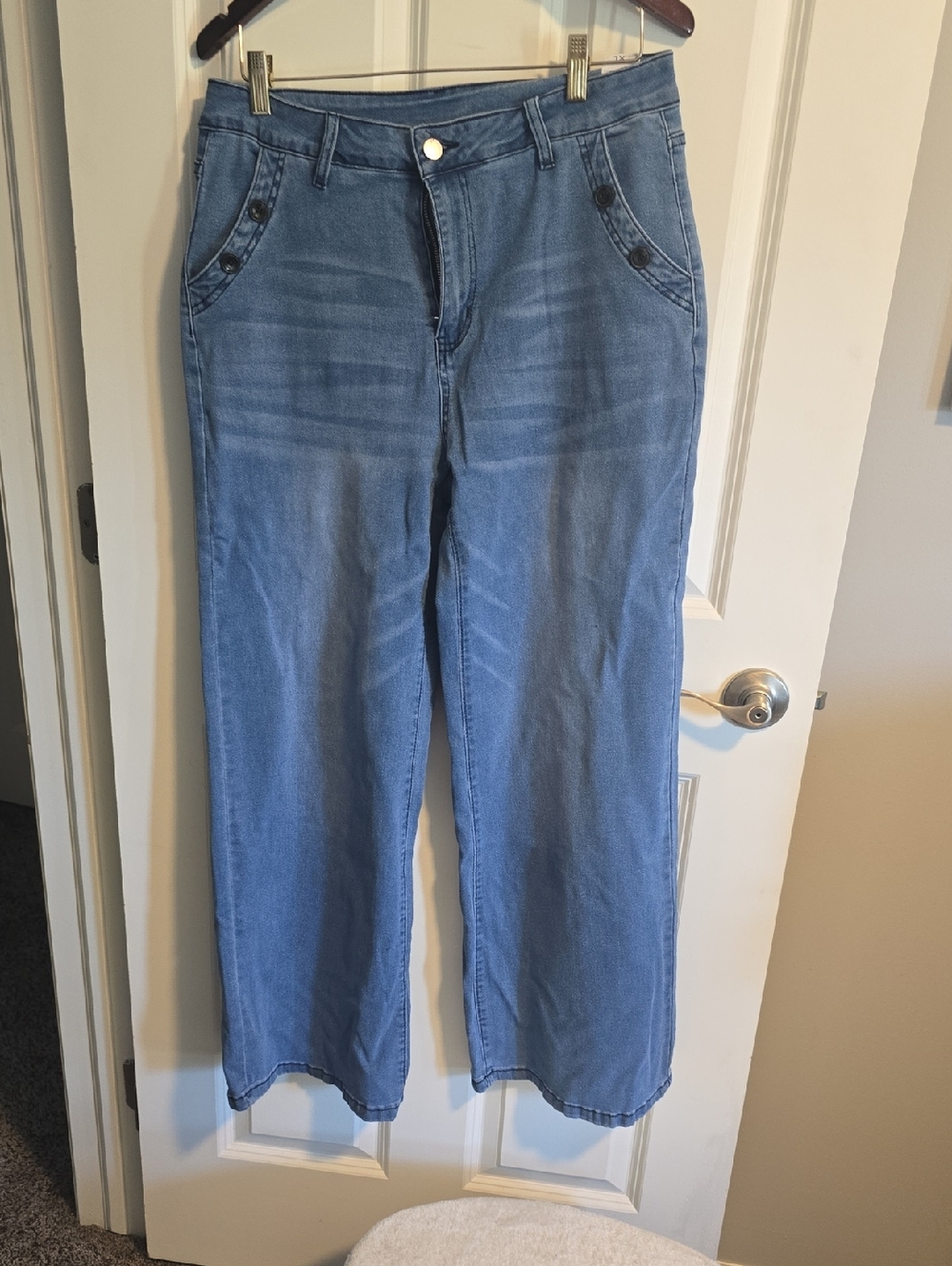 SHEIN Light Blue Women's Straight-Leg Jeans